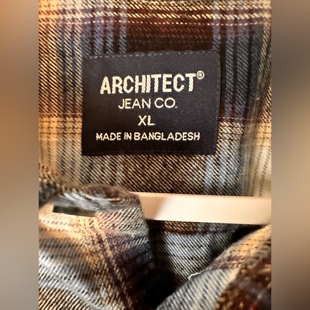 MEN’S plaid button down - Picture 4 of 4